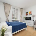 Daire Cozy Miodowa In Historic Old Town Tenement Varşova