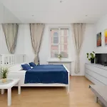 Cozy Miodowa In Historic Old Town Tenement Daire