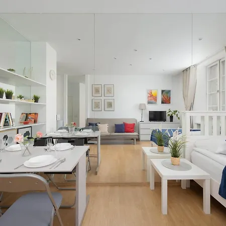 Apartment Cozy Miodowa In Historic Old Town Tenement