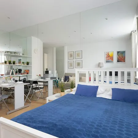 Cozy Miodowa In Historic Old Town Tenement