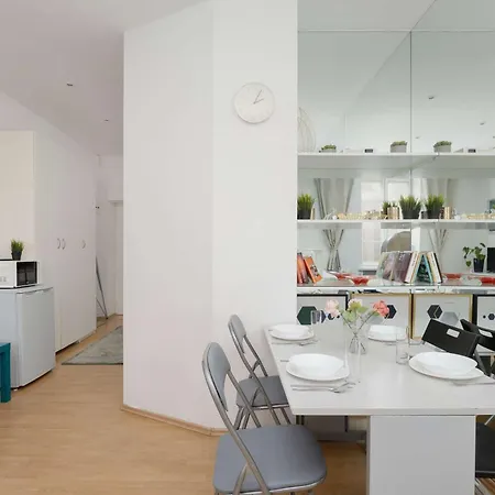 Cozy Miodowa In Historic Old Town Tenement Apartment Warsaw