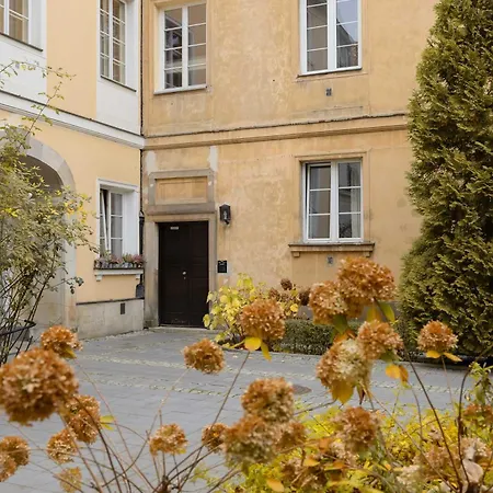 Cozy Miodowa In Historic Old Town Tenement