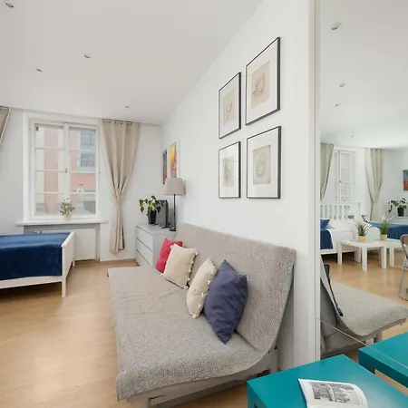 Cozy Miodowa In Historic Old Town Tenement